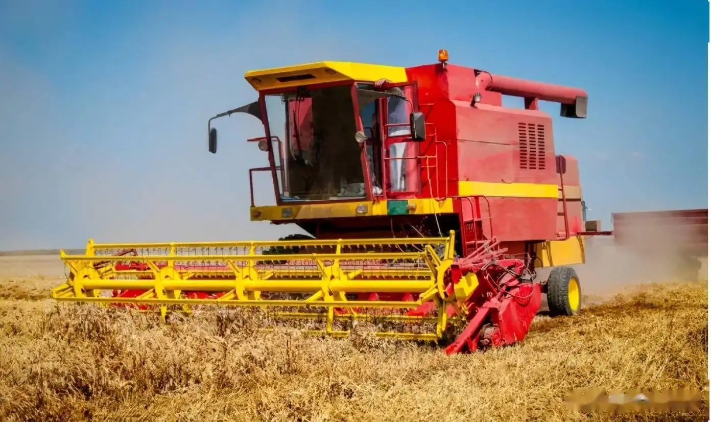 Types of Combine Harvesters wheel type combine harvester